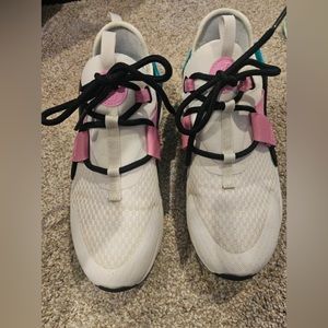 Nike Air Huarache City Low Hyper Jade 2019 white black teal and pink size 7.5